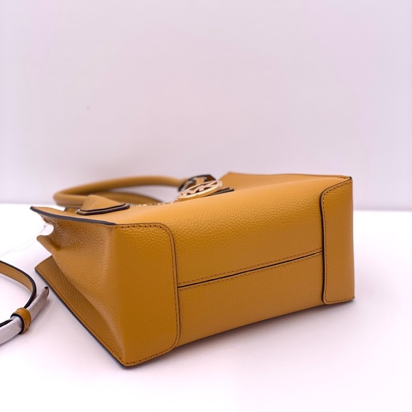 Michael Kors Mercer Md Messenger Crossbody - Picture 6 of 11